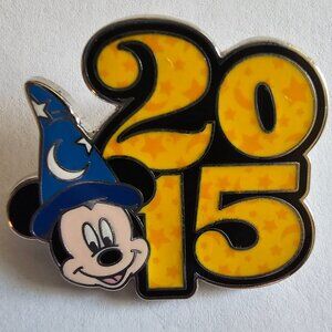 DISNEY Pin Trading ~ Disney Starter Set ~ Fantasia Mickey Mouse ~ 2015